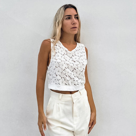 Fashion Hollowed-out Pullover Lace Vest For Women